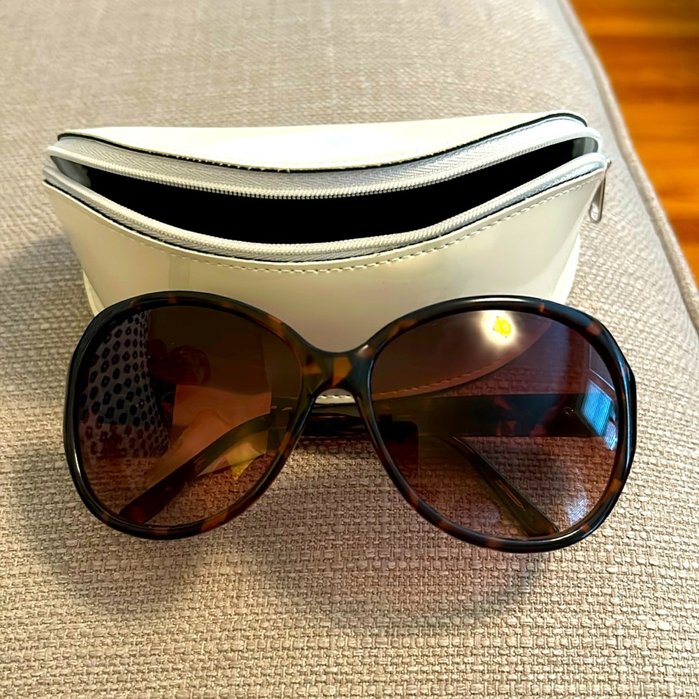 Brand new Jessica Simpson sunglasses.